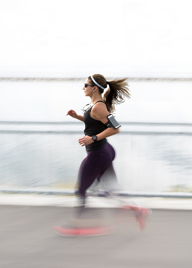 Fitness Tech: Elevating Workouts through Wearables and Apps