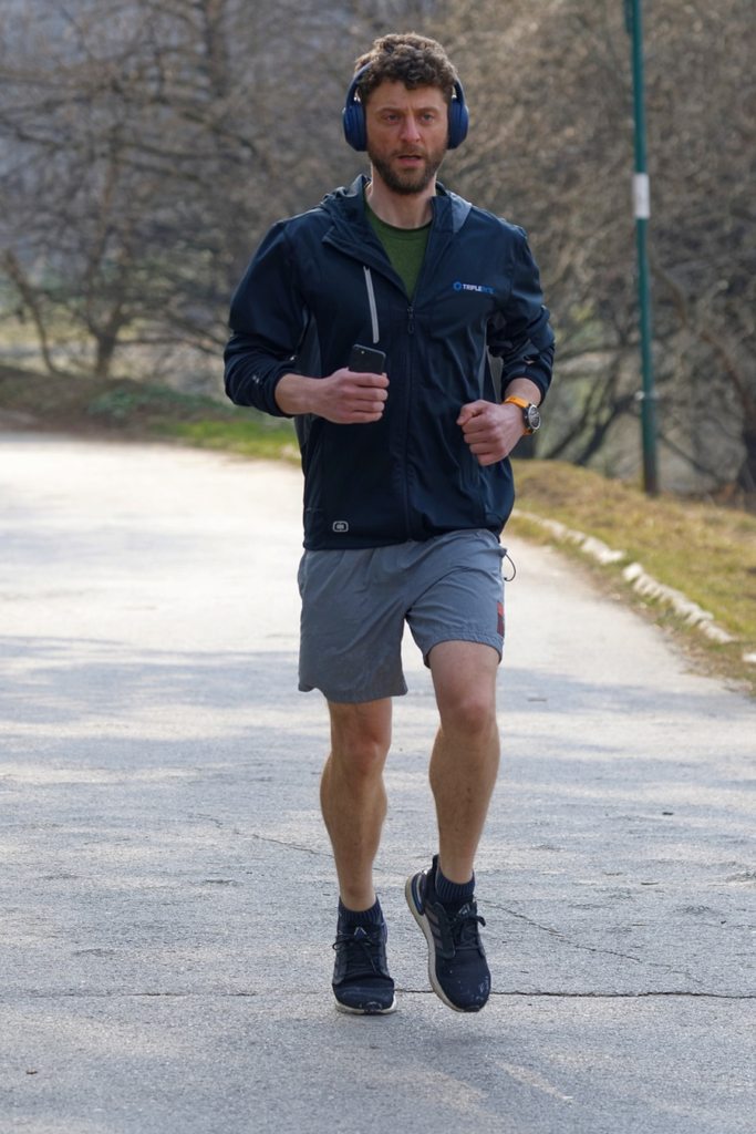 Fitness Tech: Elevating Workouts through Wearables and Apps