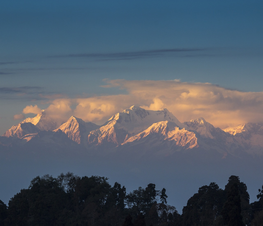 Exploring the Majestic Charms of Darjeeling: A Himalayan Gem Darjeeling: A Himalayan Gem